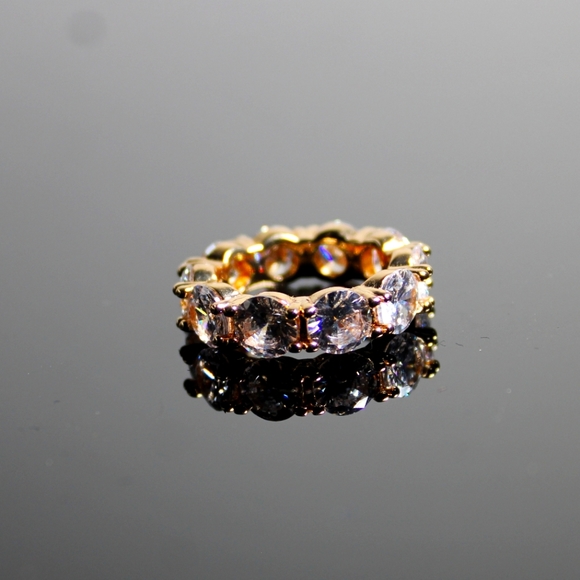 STUNNING CZ gold tone infinity ring - Picture 4 of 9